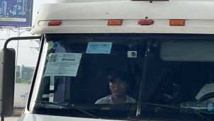Hà Nội tổ chức 'luồng xanh' cung ứng hàng hoá tại 'vùng đỏ' Hà Nội tổ chức 'luồng xanh' cung ứng hàng hoá tại 'vùng đỏ'