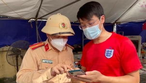 Hải Dương áp dụng 'di biến động' để kiểm soát ra vào tại các chốt kiểm soát dịch COVID-19 Hải Dương áp dụng 'di biến động' để kiểm soát ra vào tại các chốt kiểm soát dịch COVID-19