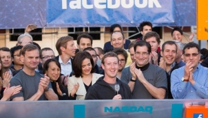Hành trình 10 năm thăng trầm của Mac Zuckerberg và Facebook Hành trình 10 năm thăng trầm của Mac Zuckerberg và Facebook