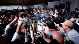 Hành trình “lên đỉnh” không bằng phẳng của Huawei Hành trình “lên đỉnh” không bằng phẳng của Huawei