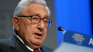 Henry Kissinger: Nước Mỹ phải ngay lập tức lên kịch bản cho trật tự thế giới mới Henry Kissinger: Nước Mỹ phải ngay lập tức lên kịch bản cho trật tự thế giới mới