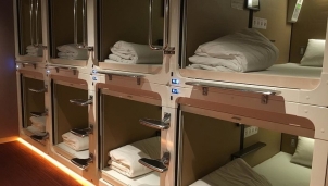 Italia" Mô hình khách sạn "con nhộng" để giải bài toán quá tải ở Milan Italia" Mô hình khách sạn "con nhộng" để giải bài toán quá tải ở Milan