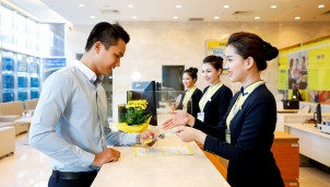 Lợi nhuận ngân hàng giảm để đưa ra gói cứu trợ doanh nghiệp chịu ảnh hưởng bởi COVID-19 Lợi nhuận ngân hàng giảm để đưa ra gói cứu trợ doanh nghiệp chịu ảnh hưởng bởi COVID-19