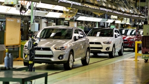 Mitsubishi Motors sẽ cắt giảm 6,5 nghìn công nhân do ảnh hưởng của COVID-19 Mitsubishi Motors sẽ cắt giảm 6,5 nghìn công nhân do ảnh hưởng của COVID-19