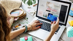 Mua hàng trực tuyến - Người tiêu dùng thường xuyên bị vi phạm quyền lợi Mua hàng trực tuyến - Người tiêu dùng thường xuyên bị vi phạm quyền lợi