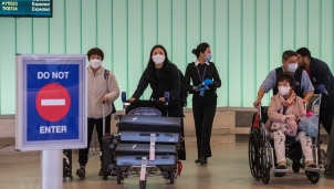 Mỹ yêu cầu công dân trở về nếu không muốn ở lại bên ngoài trong vô định Mỹ yêu cầu công dân trở về nếu không muốn ở lại bên ngoài trong vô định