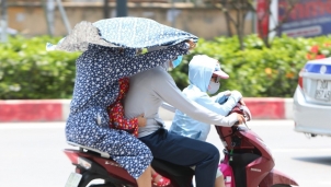 Nắng nóng gay gắt hiện nay có thể sẽ kéo dài hơn dự báo ban đầu  Nắng nóng gay gắt hiện nay có thể sẽ kéo dài hơn dự báo ban đầu