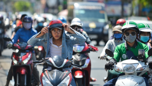 Nắng nóng gay gắt kèm chỉ số tia UV nguy hại sẽ kéo dài đến giữa tháng 7 Nắng nóng gay gắt kèm chỉ số tia UV nguy hại sẽ kéo dài đến giữa tháng 7