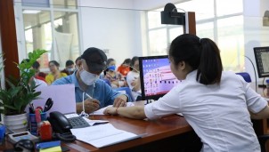 Người lao động hưởng trợ cấp BHXH vẫn được hỗ trợ COVID-19 từ Quỹ BHTN Người lao động hưởng trợ cấp BHXH vẫn được hỗ trợ COVID-19 từ Quỹ BHTN