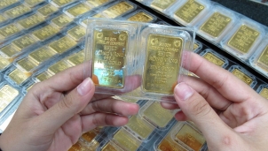 Nhà đầu tư nên làm gì khi vàng ở đỉnh cao của mọi thời đại Nhà đầu tư nên làm gì khi vàng ở đỉnh cao của mọi thời đại