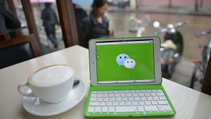 Ông Trump nới lỏng lệnh cấm wechat và wechat pay để cứu "ông lớn công nghệ" Mỹ Ông Trump nới lỏng lệnh cấm wechat và wechat pay để cứu "ông lớn công nghệ" Mỹ