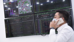 Phân tích kỹ thuật chứng khoán phiên chiều 16/9: Lực bán lớn đẩy giá trị thị trường đi xuống Phân tích kỹ thuật chứng khoán phiên chiều 16/9: Lực bán lớn đẩy giá trị thị trường đi xuống