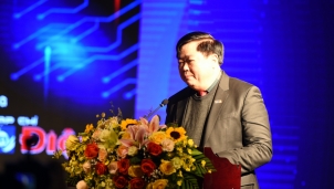 "REV-ECIT 2020 vẫn luôn duy trì được vị thế của diễn đàn hàng đầu về Điện tử Viễn Thông" "REV-ECIT 2020 vẫn luôn duy trì được vị thế của diễn đàn hàng đầu về Điện tử Viễn Thông"