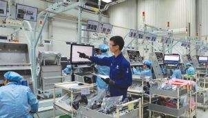 Robot giúp nâng cao giá trị lao động mà không phải cướp đi công việc của con người Robot giúp nâng cao giá trị lao động mà không phải cướp đi công việc của con người