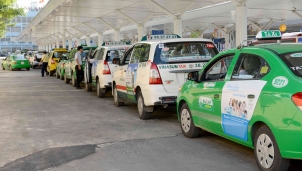 Taxi truyền thống đứng trước nguy cơ bị "khai tử" Taxi truyền thống đứng trước nguy cơ bị "khai tử"
