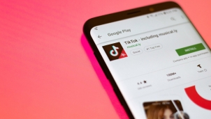 Tiktok bị tố "lén lút" thu thập dữ liệu người dùng vi phạm chính sách bảo mật của Google Tiktok bị tố "lén lút" thu thập dữ liệu người dùng vi phạm chính sách bảo mật của Google