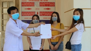 Tin mới nhất về dịch COVID ở Việt Nam: Tiếp tục có 5 bệnh nhân xuất viện Tin mới nhất về dịch COVID ở Việt Nam: Tiếp tục có 5 bệnh nhân xuất viện