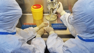 Tình hình dịch bệnh COVID-19: Tiến tới hoàn thiện thuốc đặc trị virus corona Tình hình dịch bệnh COVID-19: Tiến tới hoàn thiện thuốc đặc trị virus corona