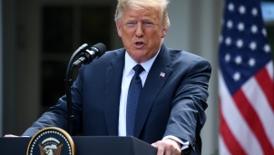 Tổng thống Trump bác kế hoạch đào tạo trực tuyến của các trường đại học Mỹ Tổng thống Trump bác kế hoạch đào tạo trực tuyến của các trường đại học Mỹ