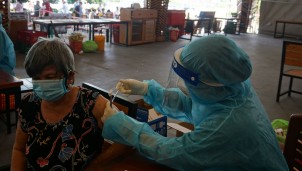 TP HCM: Sở Y tế không có thông báo chính thức nào về việc ngừng tiêm vaccine Pfizer TP HCM: Sở Y tế không có thông báo chính thức nào về việc ngừng tiêm vaccine Pfizer