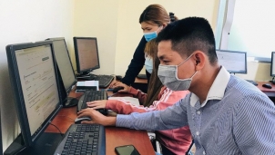 TP HCM: Toàn bộ hồ sơ công việc cấp huyện sẽ được xử lý trên mạng internet TP HCM: Toàn bộ hồ sơ công việc cấp huyện sẽ được xử lý trên mạng internet