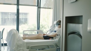 Trẻ em Bỉ điều trị y tế dài ngày vẫn có thể đến trường bằng kính VR Trẻ em Bỉ điều trị y tế dài ngày vẫn có thể đến trường bằng kính VR