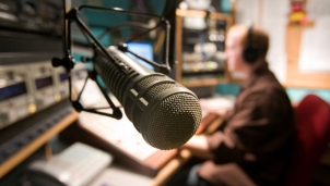 Truyền thông trong kỷ nguyên số - Thách thức đối với người làm báo phát thanh