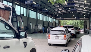 Từ 1/10 chủ phương tiện đi đăng kiểm sẽ không phải xuất trình bảo hiểm TNDS bắt buộc Từ 1/10 chủ phương tiện đi đăng kiểm sẽ không phải xuất trình bảo hiểm TNDS bắt buộc