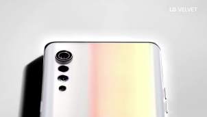 Velvet ngoài camera "hạt mưa" thì còn có gì đặc biệt