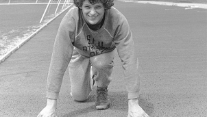 Vì sao Terry Fox được Google tôn vinh trên doodles ngày hôm nay? Vì sao Terry Fox được Google tôn vinh trên doodles ngày hôm nay?
