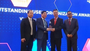 Vietnam Airline được tôn vinh tại ASOCIO 2019 cho những ứng dụng CNTT thời gian qua Vietnam Airline được tôn vinh tại ASOCIO 2019 cho những ứng dụng CNTT thời gian qua