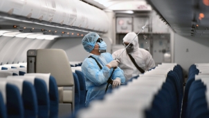Vietnam Airline thay đổi tiêu chuẩn dịch vụ để phòng tránh dịch bệnh do virus corona Vietnam Airline thay đổi tiêu chuẩn dịch vụ để phòng tránh dịch bệnh do virus corona
