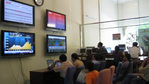 VN-Index thẳng tiến hướng tới đích 900 trong trạng thái bình thường mới VN-Index thẳng tiến hướng tới đích 900 trong trạng thái bình thường mới