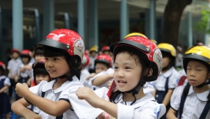 Xử lý nghiêm trường hợp không đội mũ bảo hiểm cho trẻ em khi tham gia giao thông mùa tựu trường Xử lý nghiêm trường hợp không đội mũ bảo hiểm cho trẻ em khi tham gia giao thông mùa tựu trường