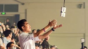  Giao iPhone 14 series bằng Flycam, ShopDunk gây sốt cộng đồng iFans