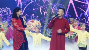 Alushka Linh trong hành trình đón tết cùng VTV Alushka Linh trong hành trình đón tết cùng VTV