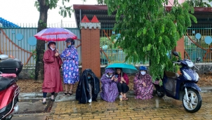 Bão Jangmi và áp thấp nhiệt đới gây mưa toàn Nam Bộ những ngày tới Bão Jangmi và áp thấp nhiệt đới gây mưa toàn Nam Bộ những ngày tới