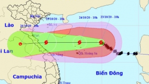 Bão số 8 còn cách Hoàng Sa 300km, sẽ giảm cấp khi vào biển Hà Tĩnh - Quảng Trị Bão số 8 còn cách Hoàng Sa 300km, sẽ giảm cấp khi vào biển Hà Tĩnh - Quảng Trị