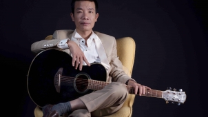 "Cắt tiền duyên" đã đưa Nguyễn Vĩnh Tiến đối diện với câu chuyện "lúc tỏ lúc mờ" "Cắt tiền duyên" đã đưa Nguyễn Vĩnh Tiến đối diện với câu chuyện "lúc tỏ lúc mờ"