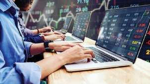Chứng khoán phiên sáng ngày 3/8: Sắc xanh lan rộng, VN-Index áp sát mốc 810 điểm Chứng khoán phiên sáng ngày 3/8: Sắc xanh lan rộng, VN-Index áp sát mốc 810 điểm
