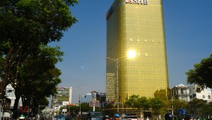 Đà Nẵng yêu cầu hai tòa nhà 'dát vàng' chói mắt phải khắc phục Đà Nẵng yêu cầu hai tòa nhà 'dát vàng' chói mắt phải khắc phục