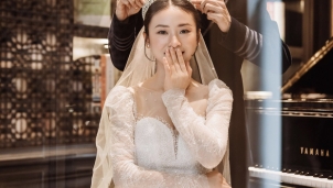 Đám cưới qua... điện thoại thời Covid-19 Đám cưới qua... điện thoại thời Covid-19