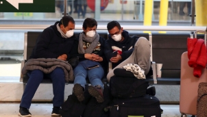 Dân châu Âu giam mình trong nhà, chính quyền sợ sập mạng Internet Dân châu Âu giam mình trong nhà, chính quyền sợ sập mạng Internet