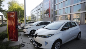 EC loại bỏ hoàn toàn ô tô sử dụng động cơ đốt trong vào năm 2035 EC loại bỏ hoàn toàn ô tô sử dụng động cơ đốt trong vào năm 2035