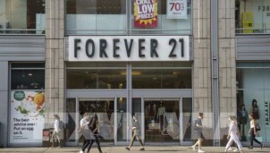 Forever 21 phá sản: Điềm xấu của xu hướng fast fashion?