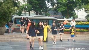 Hà Nội: 40 nghìn giáo viên, nhân viên trường ngoài công lập bị cắt giảm lương Hà Nội: 40 nghìn giáo viên, nhân viên trường ngoài công lập bị cắt giảm lương