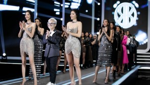 Minh Tú đảm nhận vai trò vedette trong show của NTK Chung Thanh Phong Minh Tú đảm nhận vai trò vedette trong show của NTK Chung Thanh Phong