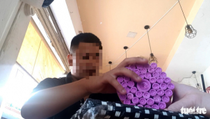 Mua bán pháo lậu trên mạng internet  Mua bán pháo lậu trên mạng internet