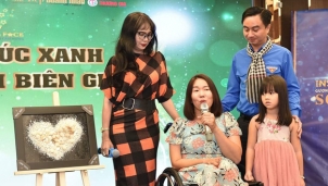 Người phụ nữ khiếm khuyết biến vỏ ốc thành nghệ thuật Người phụ nữ khiếm khuyết biến vỏ ốc thành nghệ thuật