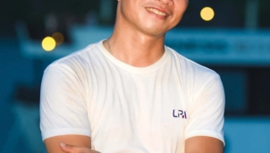 Nguyễn Việt Hùng - chụp hàng ngàn bức ảnh về rác thải để kêu gọi cứu biển Nguyễn Việt Hùng - chụp hàng ngàn bức ảnh về rác thải để kêu gọi cứu biển